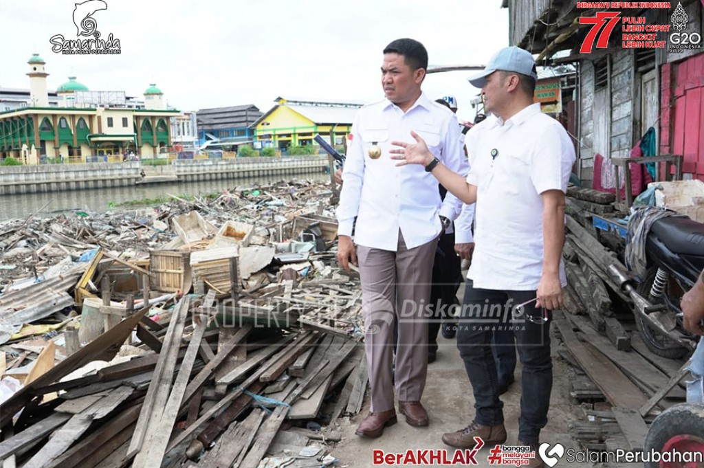 Tinjau Progres Pembongkaran Bangunan di SKM, Wali Kota Sebut Jika Samarinda Bebas Banjir Warga Pasti Happy