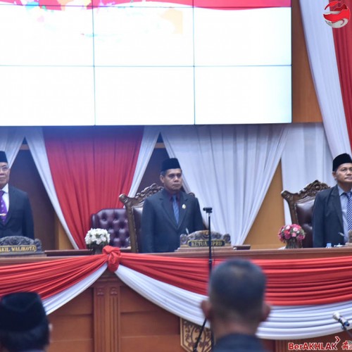 Rusmadi Hadiri Pelantikan PAW Anggota DPRD Kota Samarinda