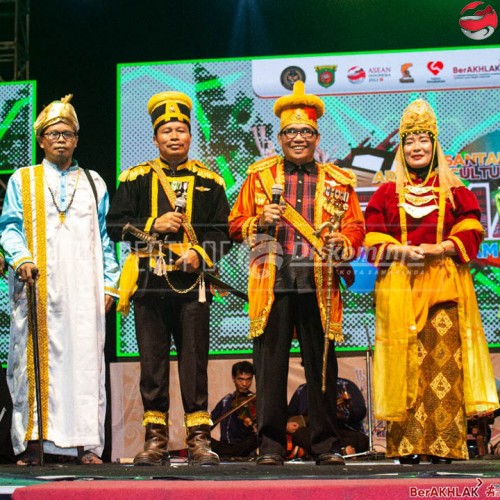 Diskominfo Kota Samarinda Suguhkan Musik Salating dan Sandiwara Mamanda di Festival Mahakam