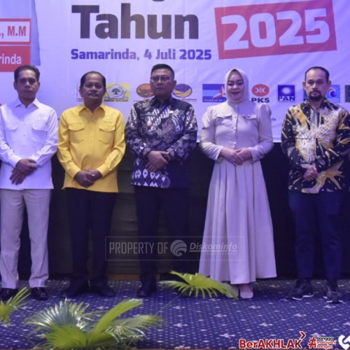 Saefudin Zuhri Serahkan Secara Simbolis Bantuan Keuangan Parpol Tahun 2025