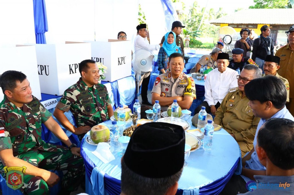 “Ayo Datang ke TPS. Coblos 5 Kali”