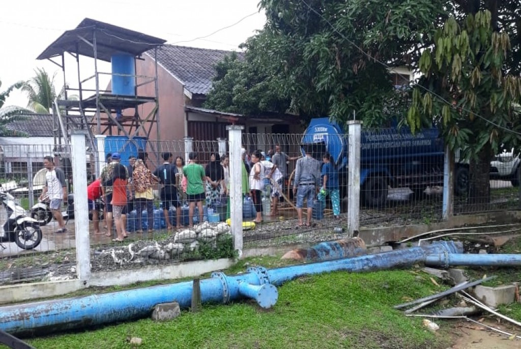 Buka Kran di IPA dan Suplai Mobil Tangki
