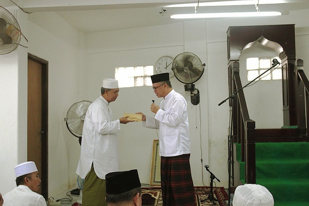 Kembali Jaang Shalat Berjamaah di Masjid Lokasi Terdampak Banjir