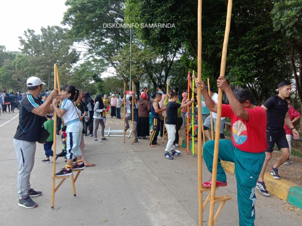 Warga Antusias Sambut FORNAS