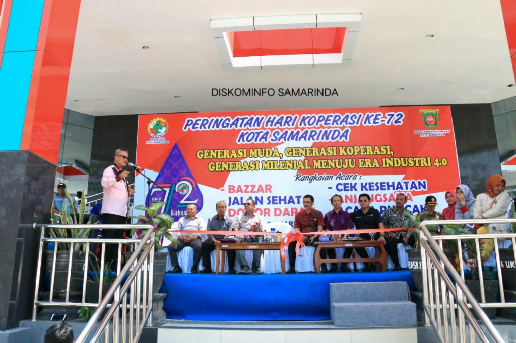 Resmikan Bazar Hari Koperasi, Jaang Borong Produk UMKM