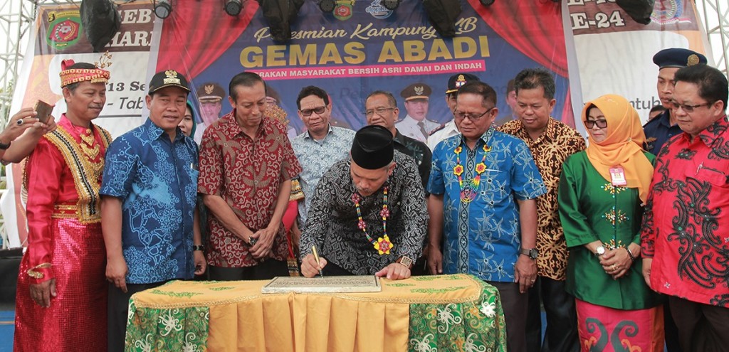 Wawali Resmikan Kampung KB Gemas Abadi