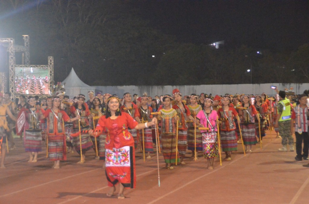 Samarinda Pecahkan Rekor MURI Penggunaan Seraung dan Penari Tamborin
