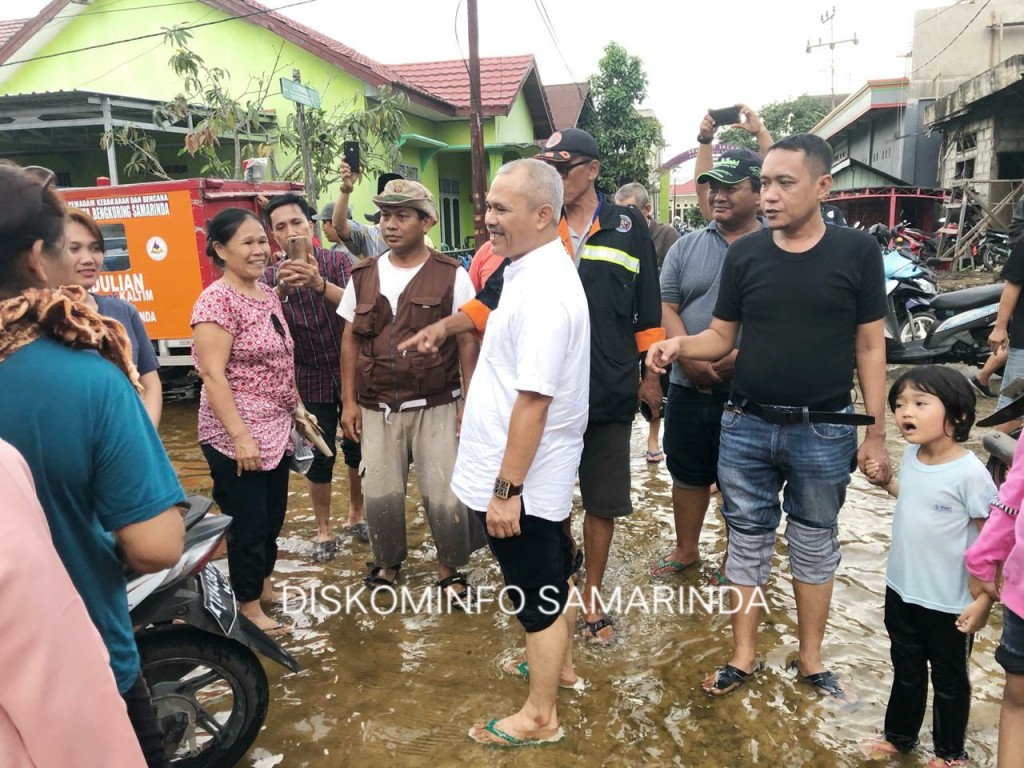 Tinjau Banjir Di Bengkuring, Barkati Salurkan Bantuan