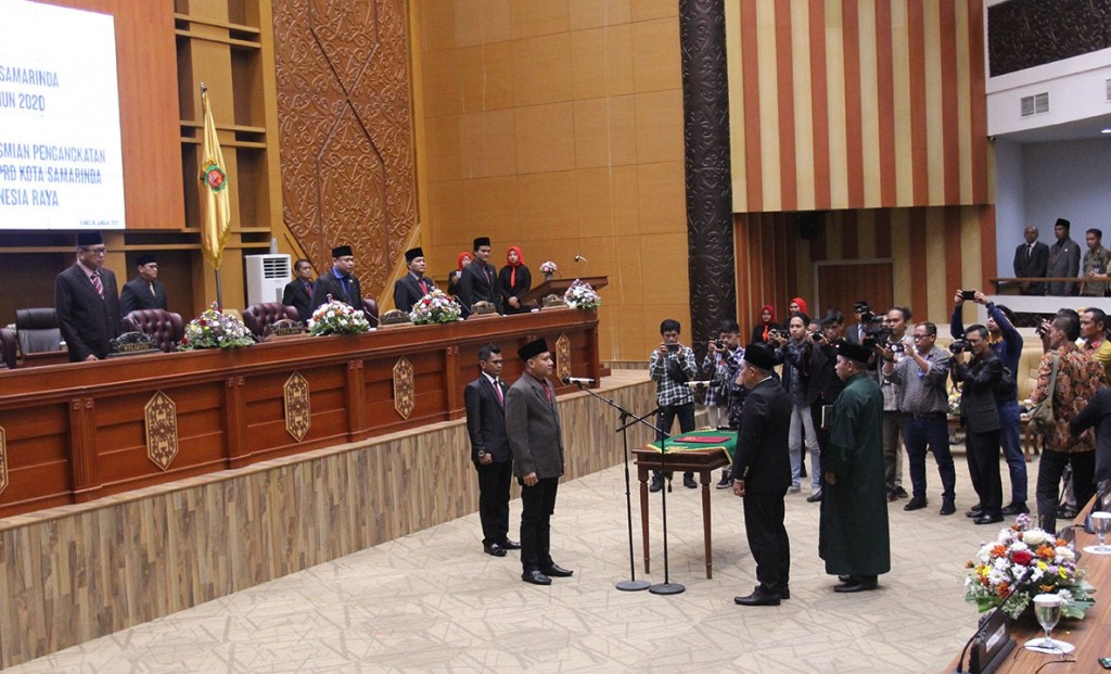 Pelantikan PAW Anggota DPRD Samarinda Dari Partai Gerindra