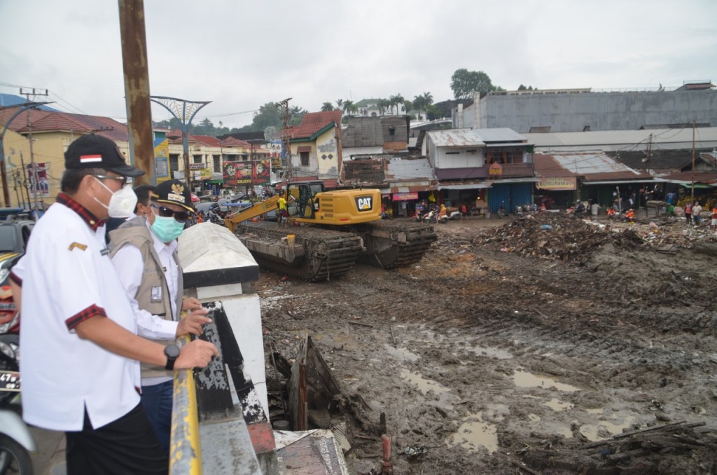 Walikota Kembali Tinjau Proyek, Mulai KOTAKU, Jalan Lingkungan Hingga TPU