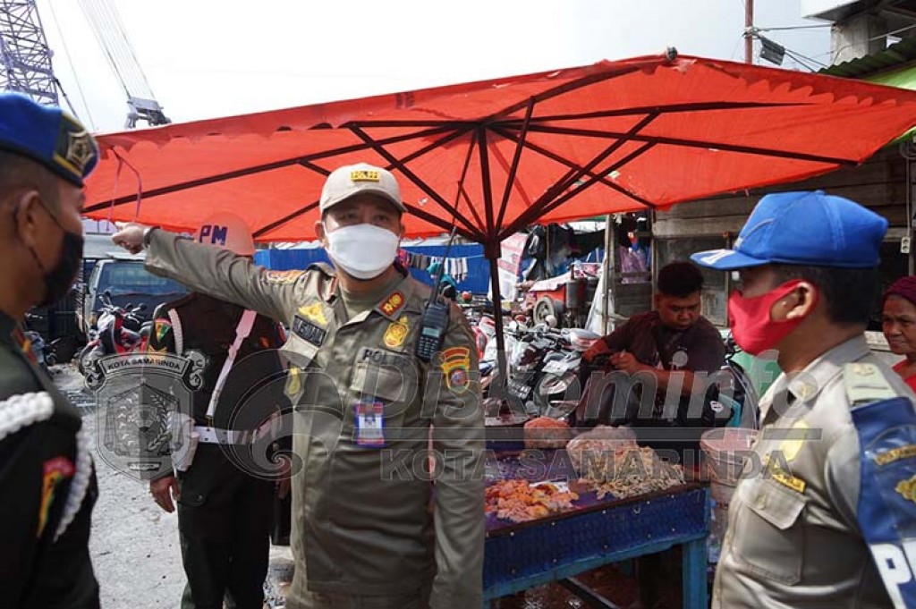 Tertibkan PKL Segiri, Satpol PP Minta Penjual Daging Ayam Tempati Lokasi yang Disediakan