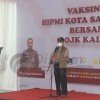 Hujan Deras Warga Tetap Antusias Vaksin, Rusmadi Sebut Bukti Mau Sehat