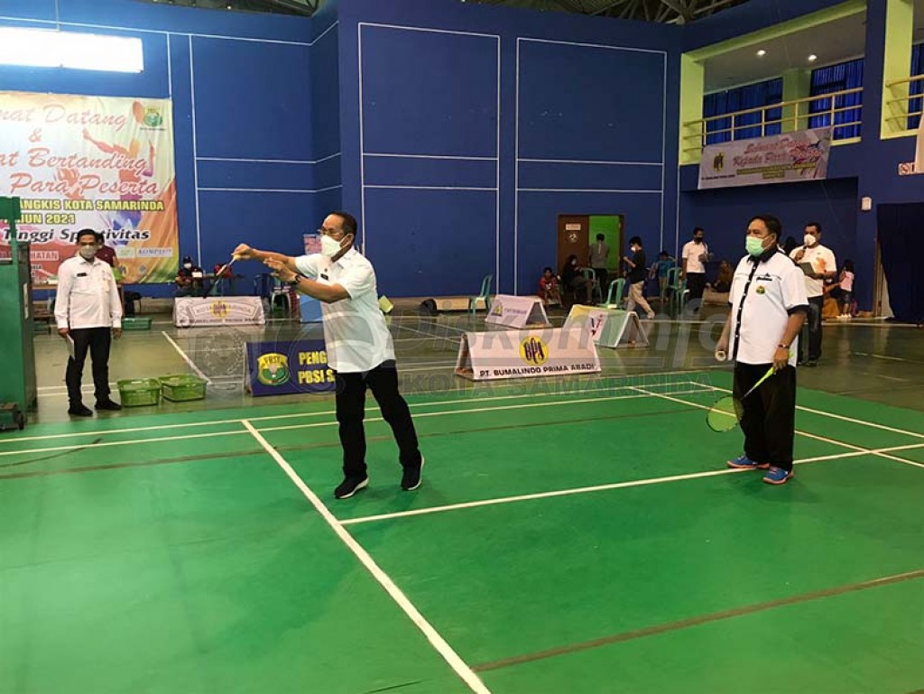 Buka Kejurkot Bulu Tangkis, Wawali Sebut Momentnya Tepat