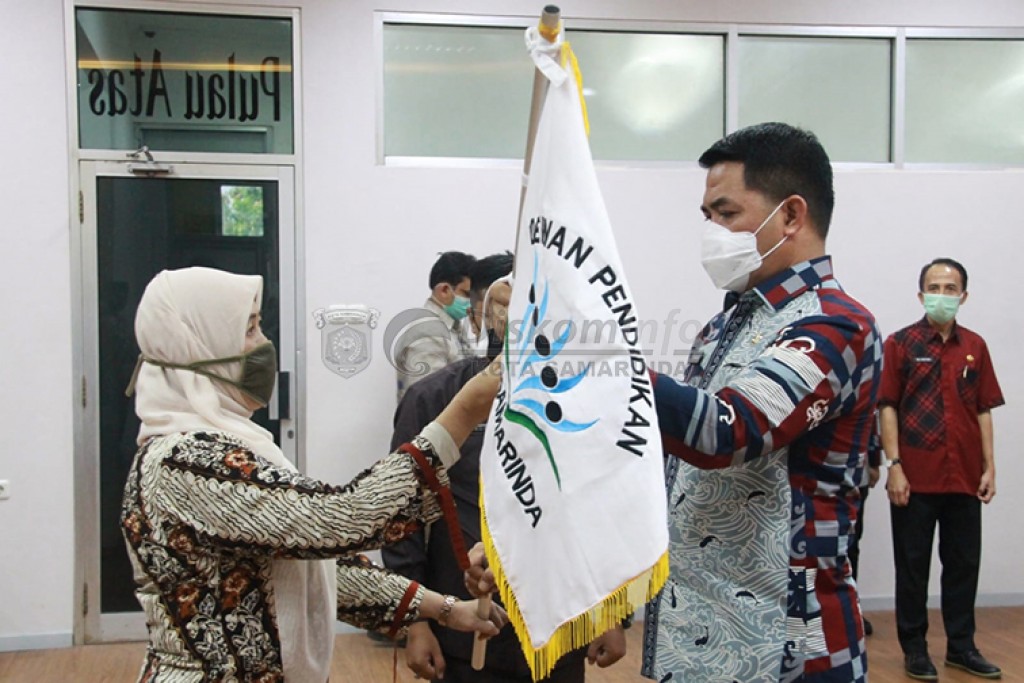 Kukuhkan 11 Pengurus DPK, Pesan Wali Kota Harus Mampu Menganalisa Masalah Pendidikan