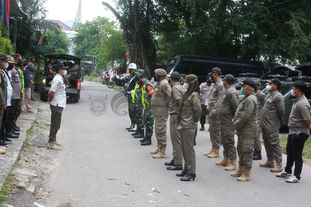 Satgas Razia Prokes di Kawasan Harapan Baru