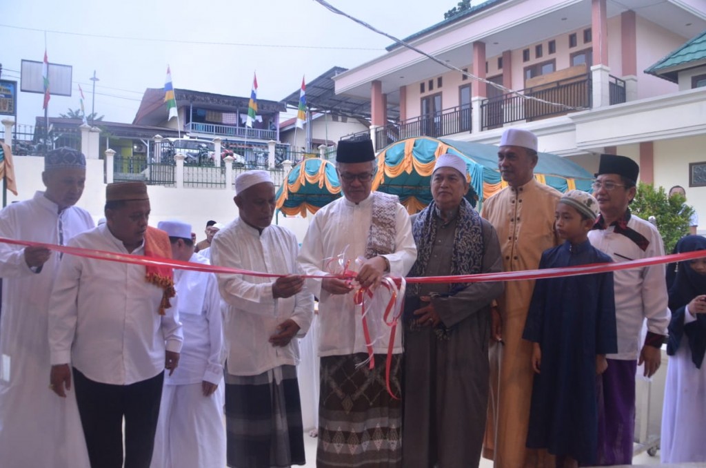 Ba'da Subuh, Walikota Resmikan Serambi Masjid Darul Falihin