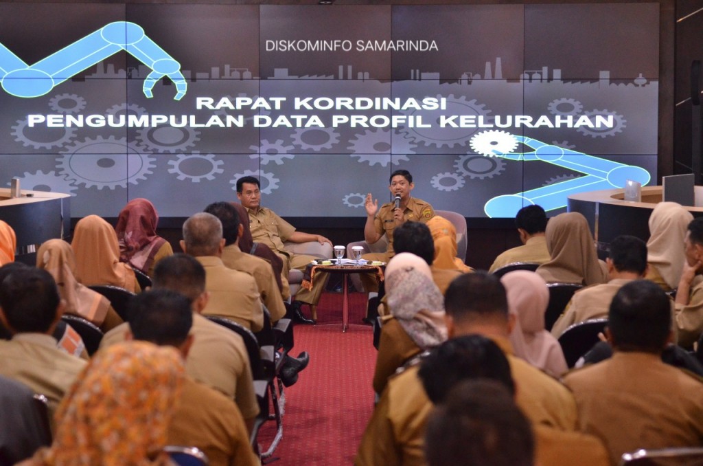 Kumpulkan Camat dan Lurah, Ajak Mahasiswa KKN Dukung Satu Data Samarinda