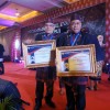 Disdukcapil dan DPMPTSP Samarinda Raih Penghargaan Pelayanan Publik Sangat Baik