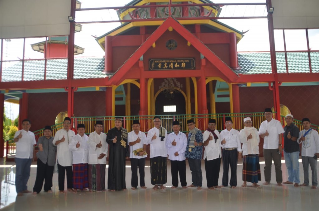 Tetap Seperti Biasa, Walikota Samarinda Shalat Jumat Di Masjid Cheng Ho
