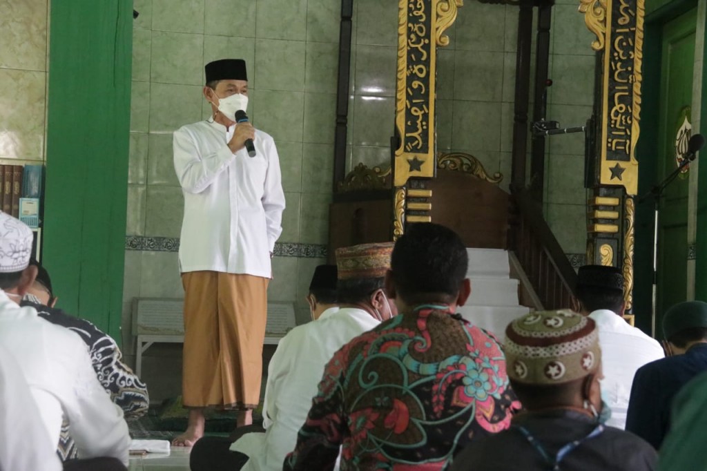 Safari Jum'at di Masjid Polnes, Wawali Tekankan Kebersihan Lingkungan