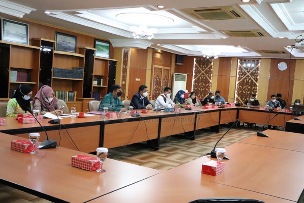 KI Visitasi Monev ke Pemkot Samarinda, Wali Kota Andi Harun Paparkan Berbagai Aplikasi Terkait Informasi