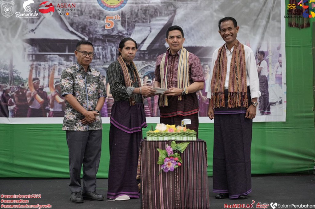 Wali Kota Hadir dan Beri Motivasi dalam Dies Natalis AMA ke - 5