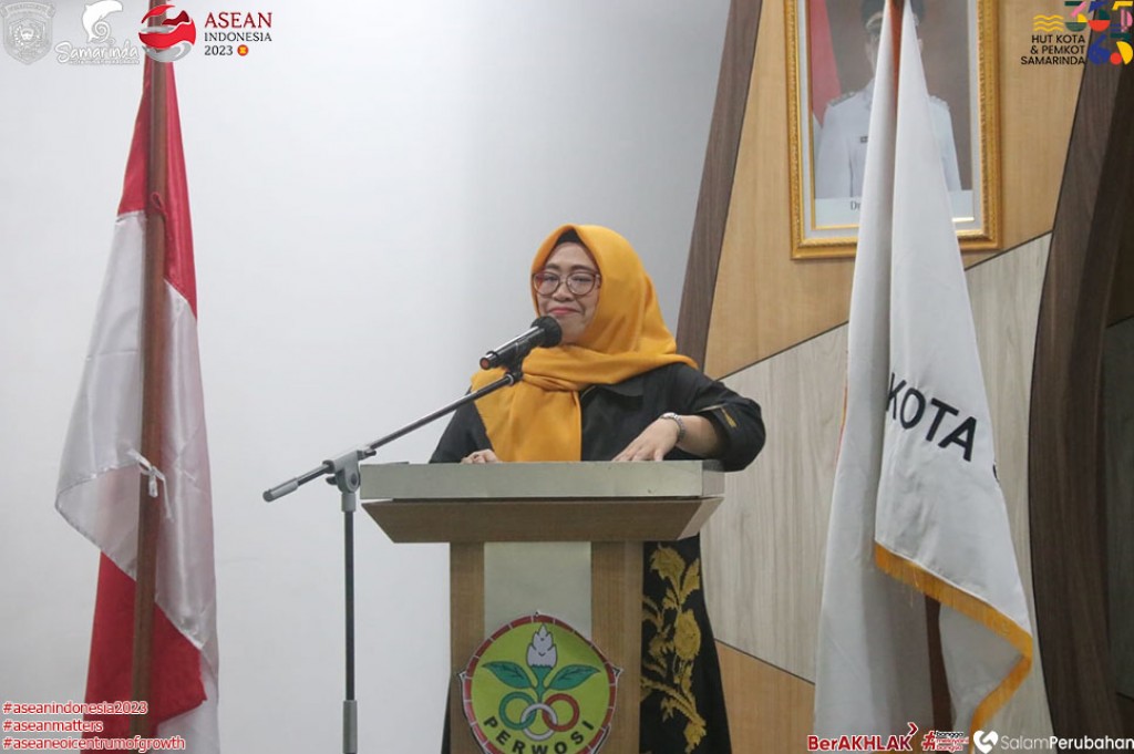 Pelantikan Perwosi 10 Kecamatan, Hj Rinda Wahyuni Harap Perwosi Ciptakan Generasi Hebat