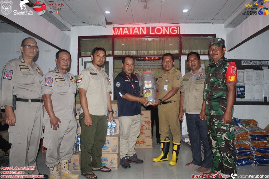 Tim BPBD Samarinda Bantu Korban Banjir Paser