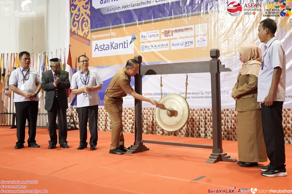 Buka Seminar Internasional, Wawali Rusmadi Sebut Koperasi dan UMKM Punya Peluang Ikut Pengadaan Barang dan Jasa Pemerintah