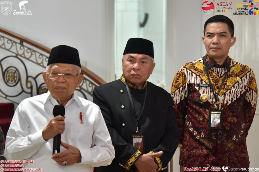 Wali Kota Samarinda Dr. H. Andi Harun Hadiri Pengukuhan KDEKS Kaltim