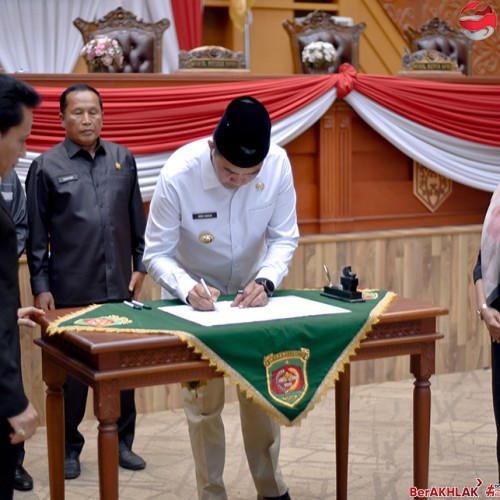 Hadiri Rapat Paripurna DPRD Kota Samarinda, Wali Kota Minta Percepat Revisi Perda Tentang Minuman Beralkohol