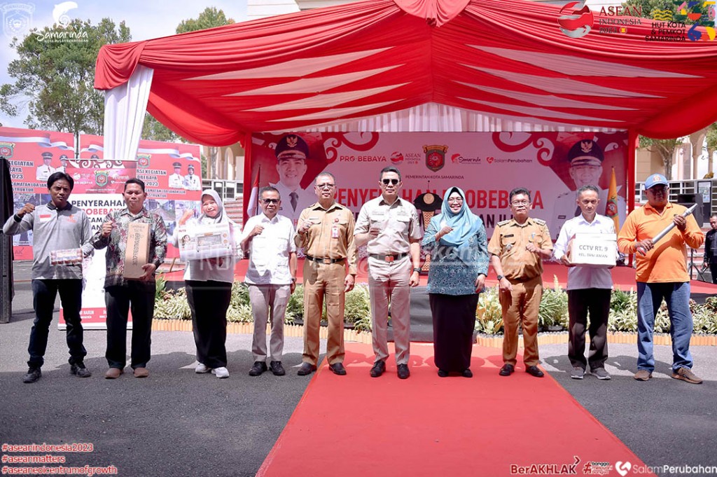 Serahkan Bantuan ProBebaya, Wali Kota Samarinda Minta Camat dan Lurah Gaspol