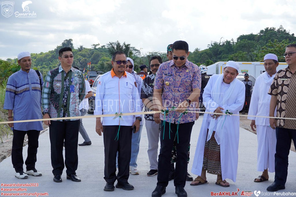 Andi Harun Resmikan Jalan Yang Menghubungkan Merdeka dan Sambutan