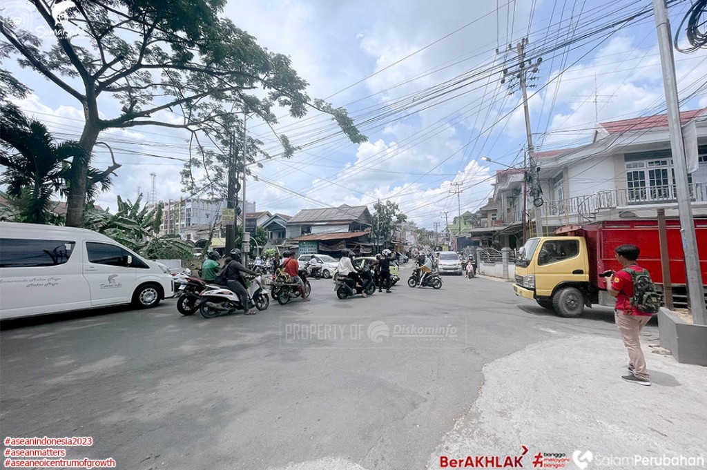 Antisipasi Banjir dan Kemacetan : Wali Kota Samarinda Tinjau Simpang 4 Pasundan KS Tubun