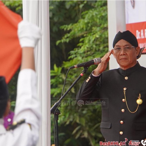 Rusmadi Pimpin Upacara Hari Pendidikan Nasional di Balai Kota Samarinda