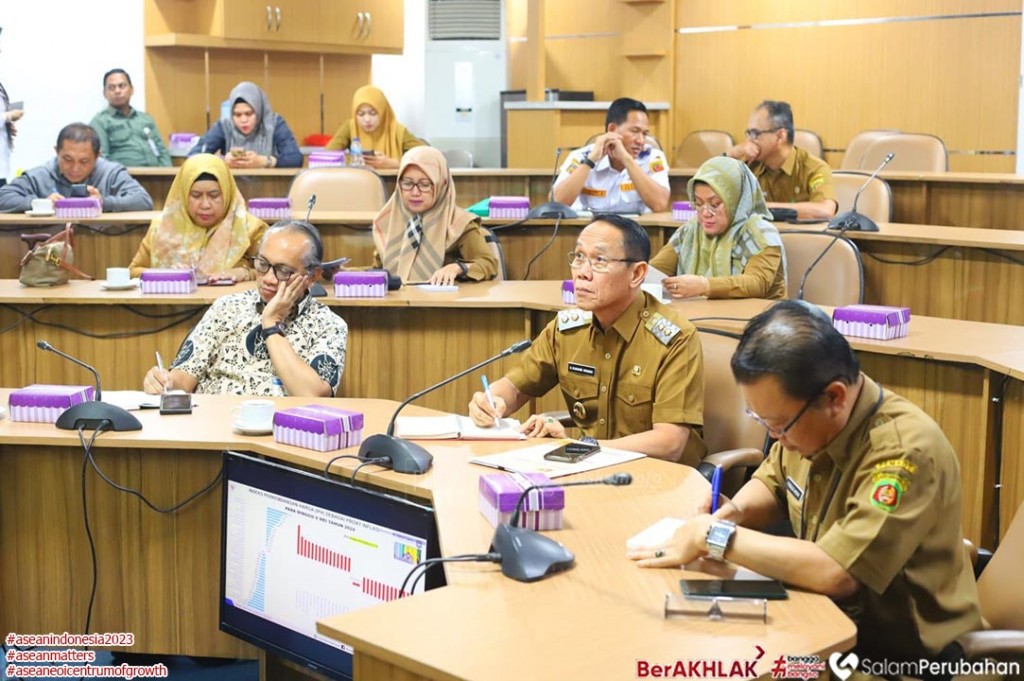rapat-inflasi-bersama-kepala-daerah-plt-sekjen-kemendagri-minta-cek-harga-komoditas-yang-naik-jelang-idul-adha