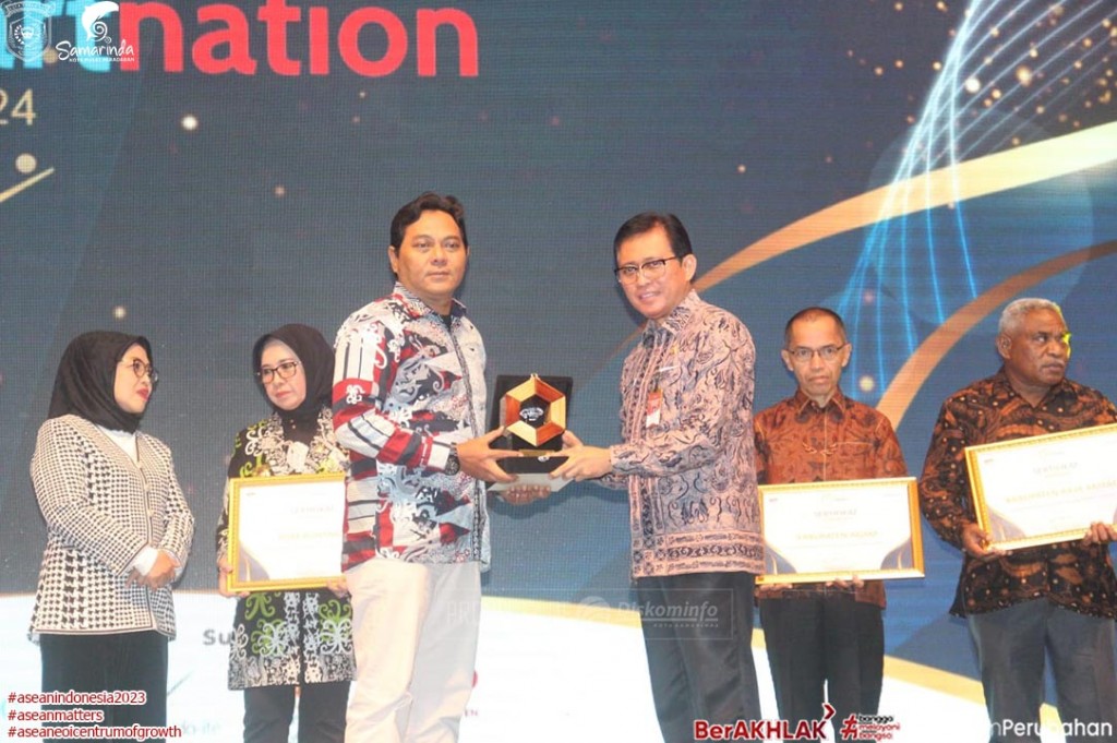 Samarinda Raih Penghargaan Daerah Utama dalam Indonesia Smart Nation Award 2024