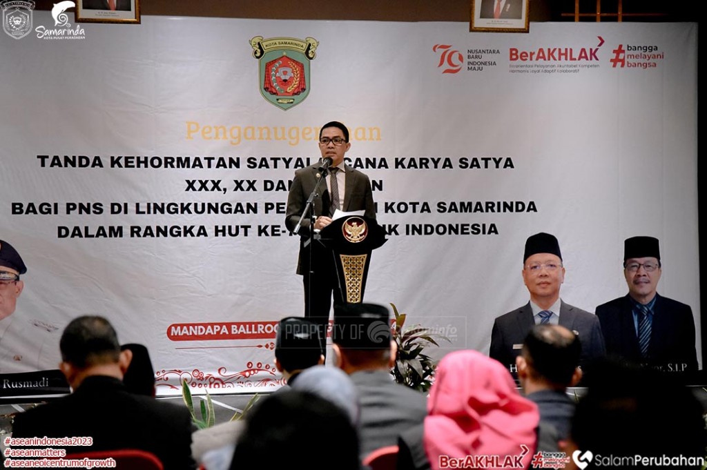 145 ASN Samarinda Terima Penghargaan Satyalancana Karya Satya 2024