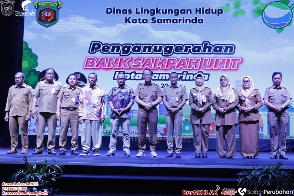 Wawali Rusmadi Hadiri Penganugerahan Bank Sampah Unit Terbaik